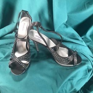 DYEABLES 
Sonya Black Satin